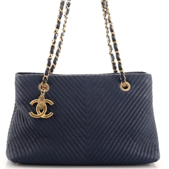 Authentic Chanel Navy Quilted Shoulder Bag - Picture 1 of 8
